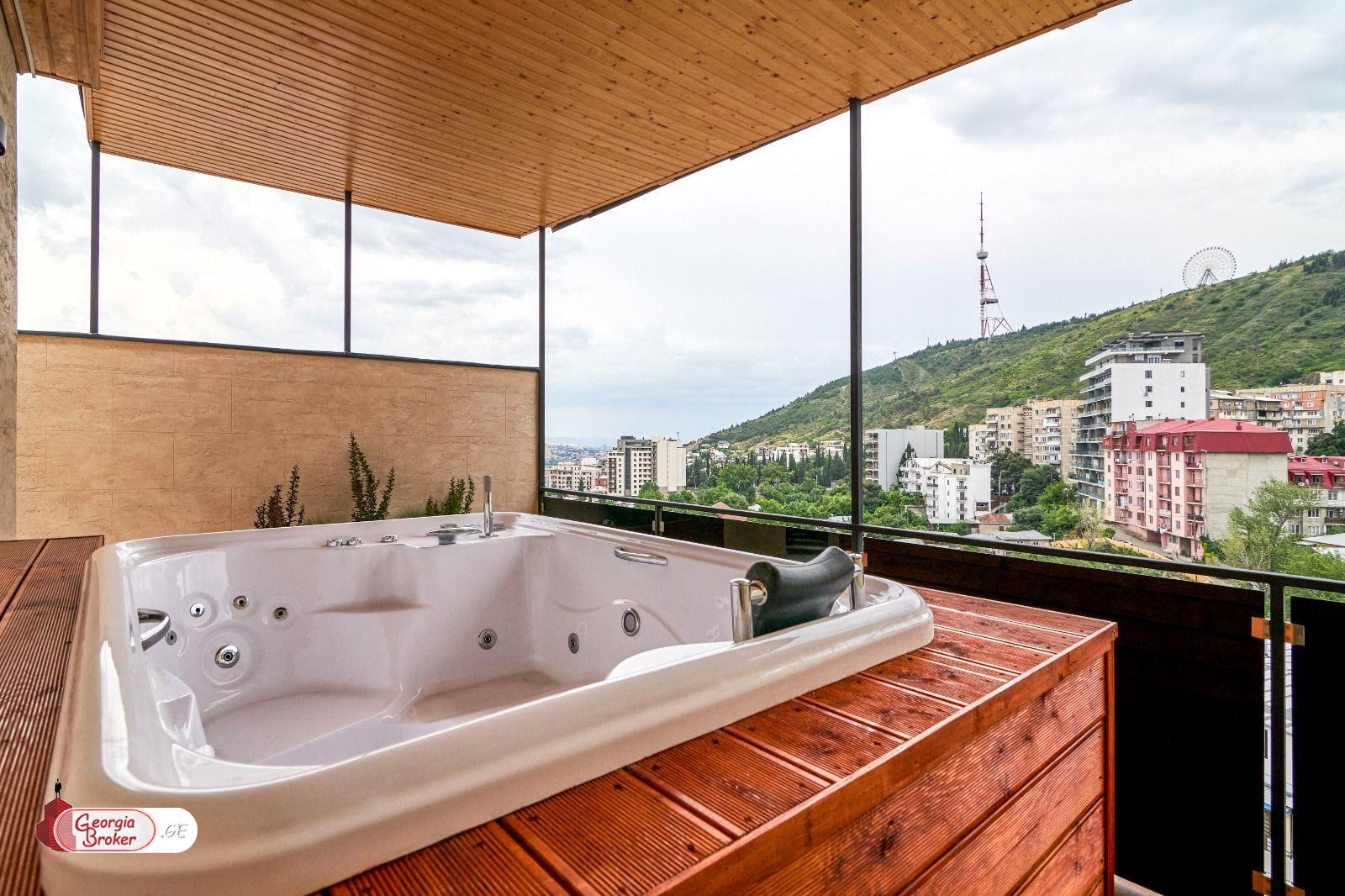 იყიდება ახალი გარემონტებული 6 ოთახიანი ბინა შატბერაშვილის ქუჩაზე